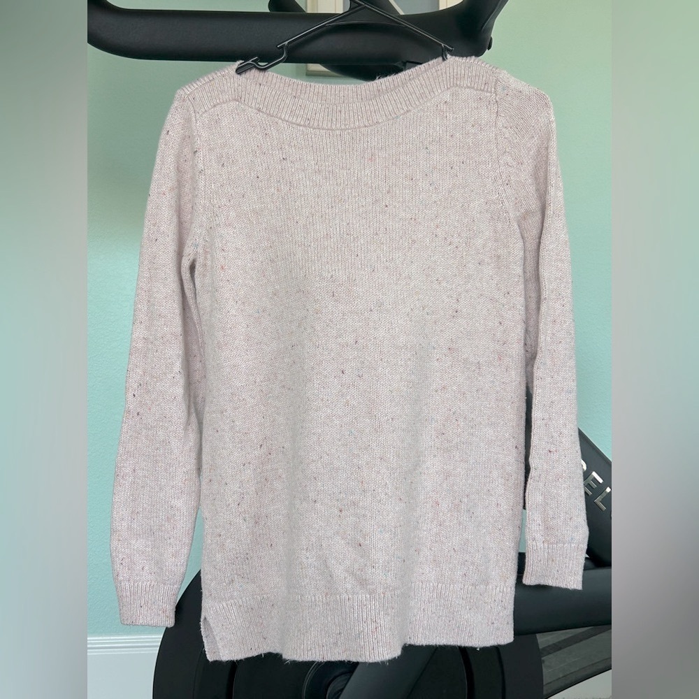 LOFT Women’s Petite Medium Light Pink Sweater